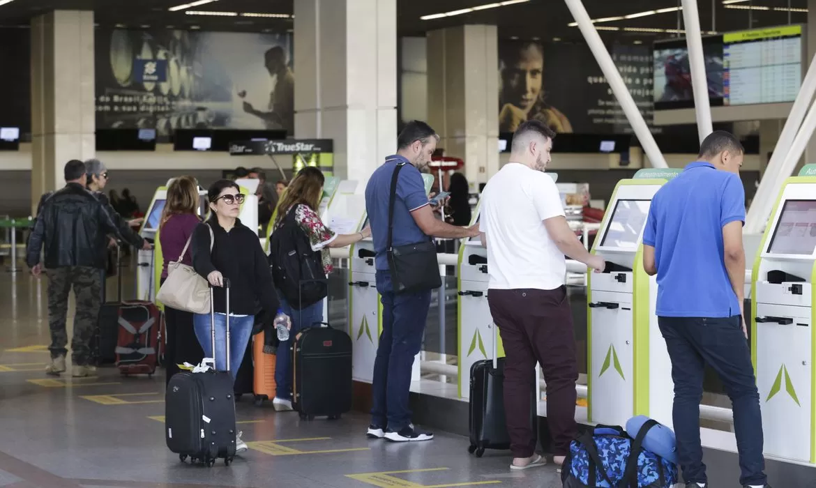 Você está visualizando atualmente Programa Voa Brasil poderá ter 1,5 milhão de passagens por mês