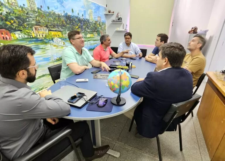 Intercâmbio com Portugal é tratado durante encontro na Câmara de Corumbá