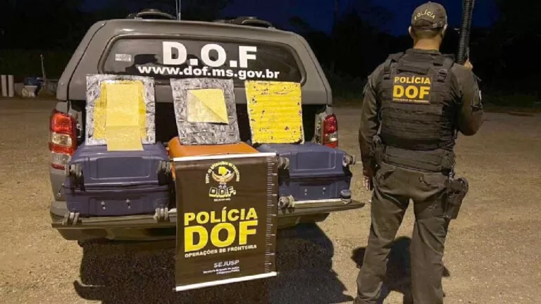 Dupla é presa com mais de 6 quilos de pasta base em ônibus que saiu de Corumbá