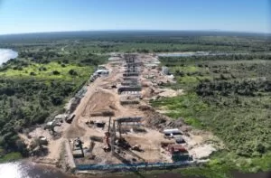 Leia mais sobre o artigo Com várias frentes de trabalho, obra da ponte da Rota Bioceânica avança no Brasil e Paraguai