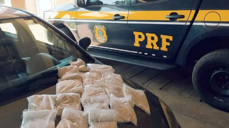 PRF apreende 90 quilos de prata sem documentação em Anastácio