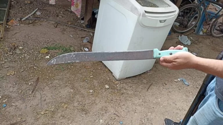 Homem é preso por tentar matar indivíduo a golpes de facão em Ladário