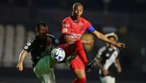 Leia mais sobre o artigo Athletico-PR vence Vasco por 2 a 0 em São Januário e afunda o time carioca na lanterna do Brasileirão