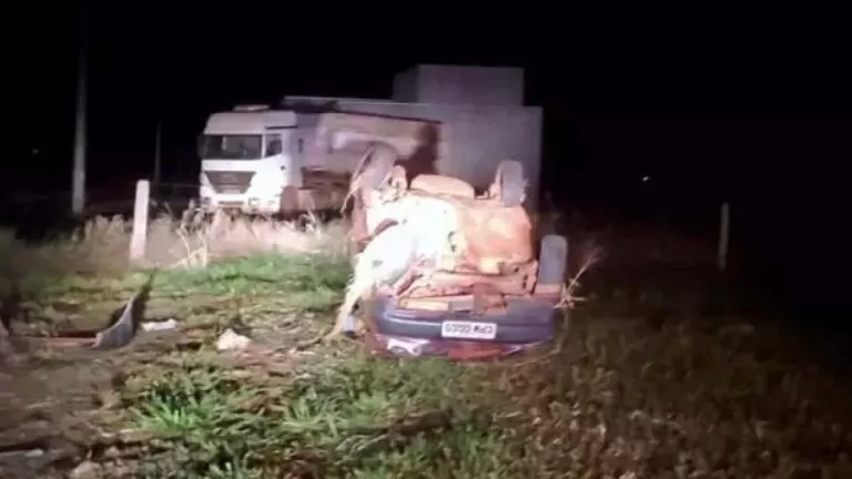 Acidente em rodovia deixa dois mortos e uma criança com mão amputada em MS