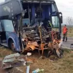 Acidente com ônibus que transportava bolivianos deixa um morto na MS-040
