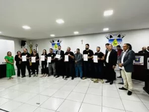Leia mais sobre o artigo Delegado da Polícia Civil recebe título de cidadão ladarense