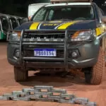 PRF flagra bolivianos com 19 kg de cocaína em tanque de combustível de carro na BR-262