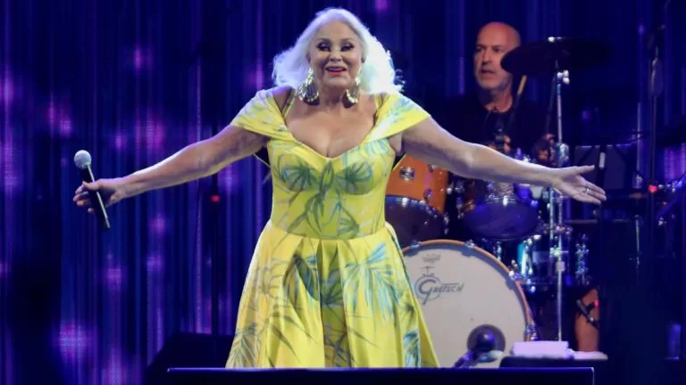 Em Bonito, Fafá de Belém encanta público e fala de reencontro do Brasil com seus artistas