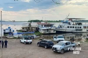 Leia mais sobre o artigo Temporal arrastou embarcações e surpreende pescadores no Rio Paraguai | vídeo