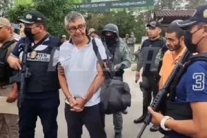Leia mais sobre o artigo Polícia Federal recebe líder de facção ‘Tio Arantes’ após extradição da Bolívia