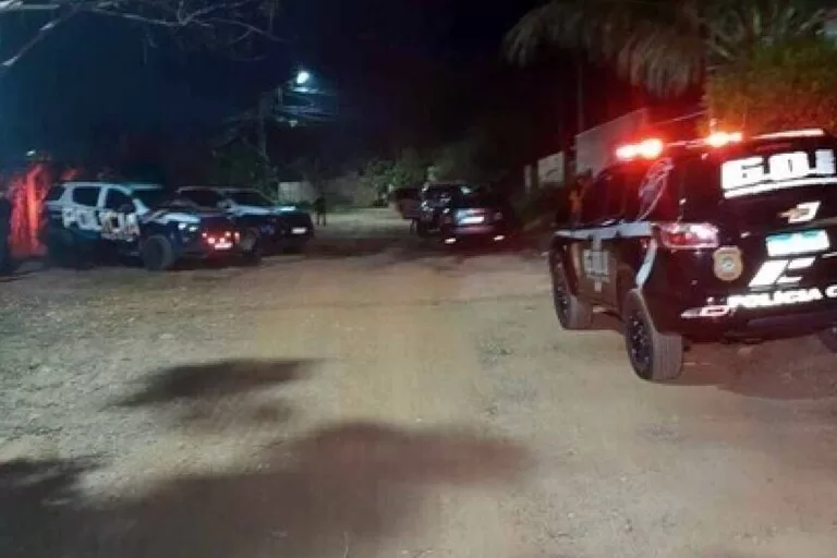 Mulher mata padrasto