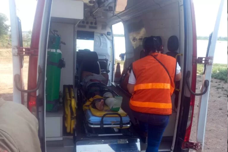 Professora é socorrida pelos bombeiros após sofrer uma queda acidental em Porto Esperança