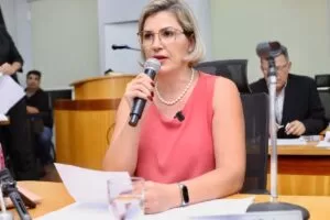 Leia mais sobre o artigo Vereadora pede urgência ao TCE para fiscalizar gastos com pessoal da Prefeitura de Corumbá