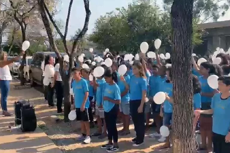 Homenagem a Matheus marca retorno de aulas em colégio atingido por temporal em Corumbá