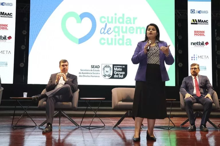 Cuidadores de pessoas com deficiências vão receber auxílio de R$ 900 por mês em MS