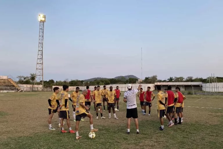 Líder do campeonato, Corumbaense enfrenta o São Gabriel fora de casa neste domingo