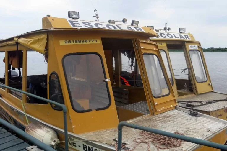 Sem transporte escolar, alunos estão sem aulas há uma semana no Paraguai-Mirim