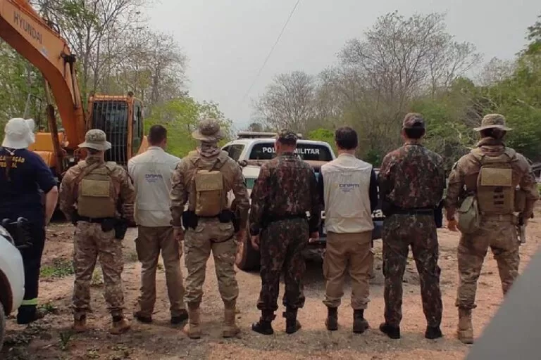 Polícia Federal combate extração ilegal de recursos minerais em Ladário