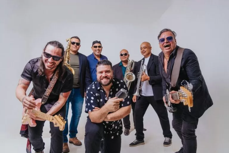 Fim de semana tem encontro nacional do livro, shows, evento geek e Oktoberfest