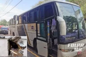 Leia mais sobre o artigo PRF apreende mais de 300 Kg de cocaína em fundo falso de ônibus em Corumbá