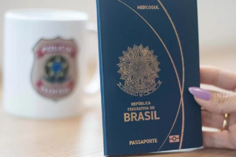 Polícia Federal e Casa da Moeda dão início à emissão do novo passaporte brasileiro