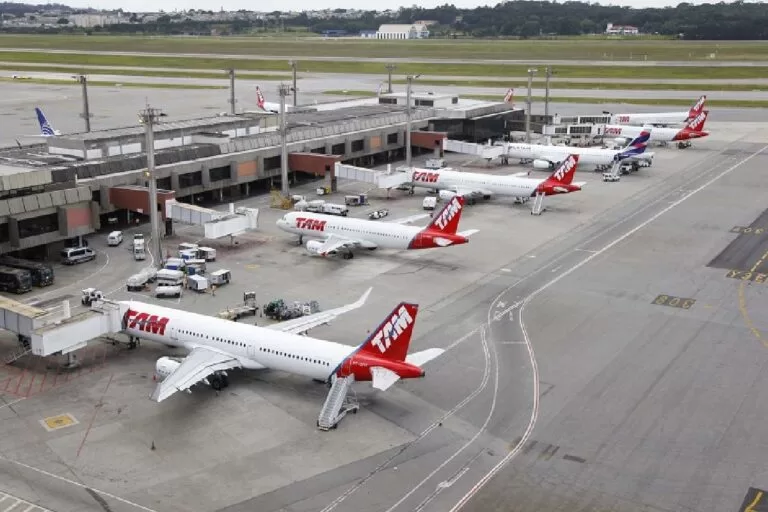 Entenda a operação da GLO nos terminais de transporte do RJ e de SP