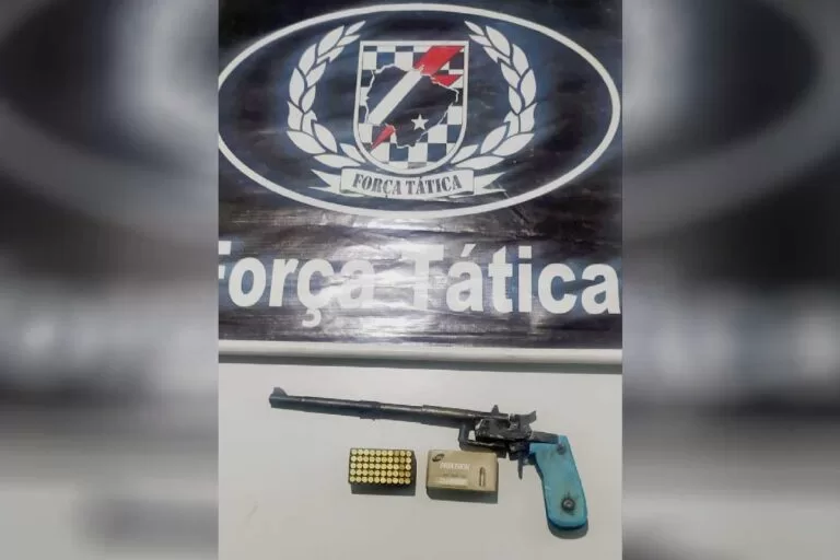 Homem é preso pela PM após agredir mulher e filho em Corumbá