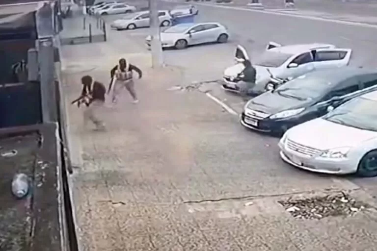 Vídeo mostra funcionário de boate escapando de emboscada de pistoleiros em Ponta Porã