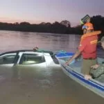 Motorista desaparece após caminhonete cair no Rio Taquari em Coxim