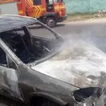 Carro pega fogo após pane elétrica no bairro Aeroporto em Corumbá