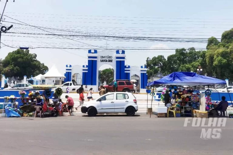 No Dia de Finados, cemitérios de Corumbá estarão abertos das 05h às 18h, com expectativa de 10 mil visitantes.