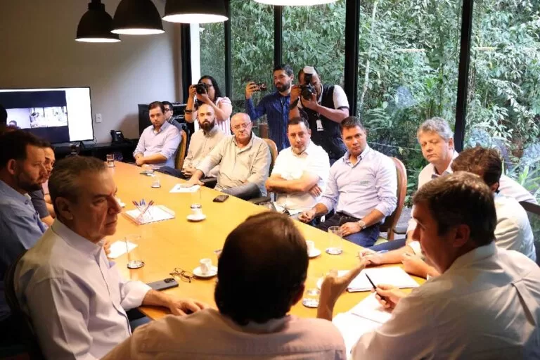 Lei do Pantanal: governo de MS se reúne com prefeitos pantaneiros e produtores