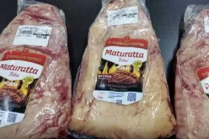 Leia mais sobre o artigo Homem é preso por tentar furtar carne em supermercado de Corumbá