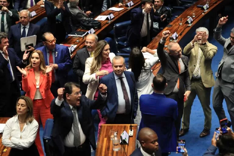 Senado aprovou em dois turnos a reforma tributária