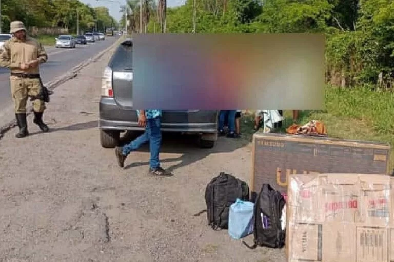 Com nove passageiros em veículo, motorista boliviano é autuado por transporte ilegal