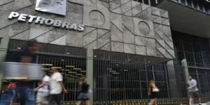 Leia mais sobre o artigo Petrobras faz concurso para nível técnico com salário de R$ 5,8 mil
