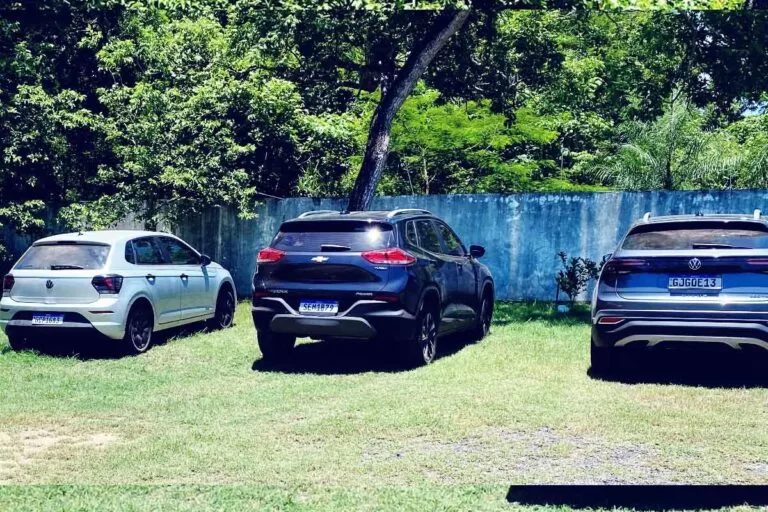 Trio é preso pela PRF ao tentar levar carros alugados de São Paulo para a Bolívia