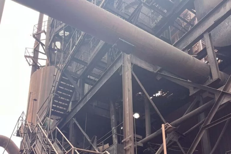 Funcionário morre após cair em caixa de limpeza de gás em empresa de Corumbá