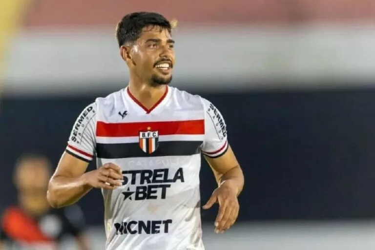 Finalista do Prêmio Puskas, jogador sul-mato-grossense vai atuar na Série A em 2024