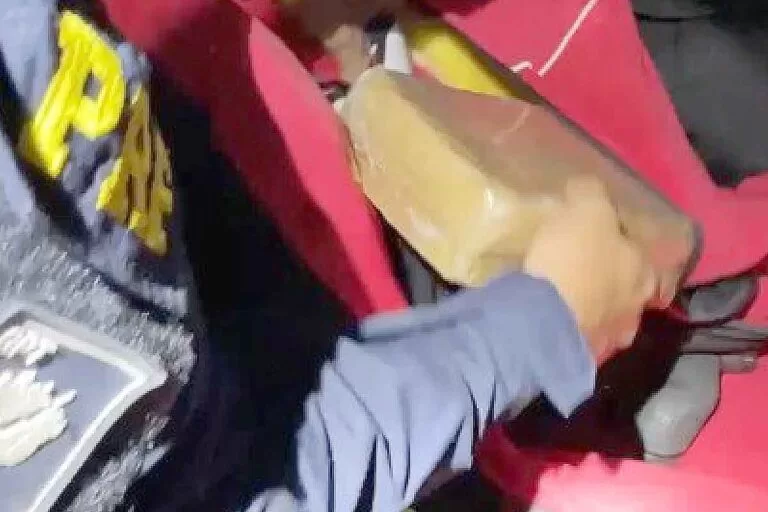 PRF apreende maconha e cocaína em carro na BR-262 em Corumbá