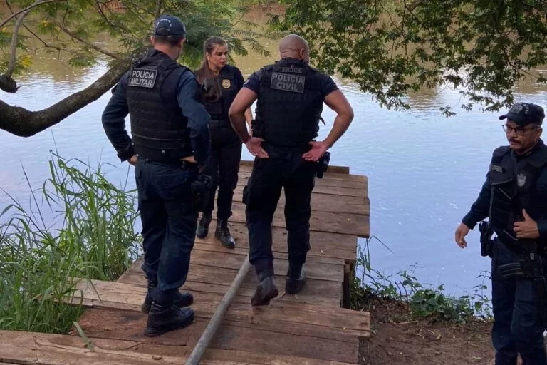 Flagrado pela esposa abusando da neta em é preso pela Polícia em Fátima do Sul