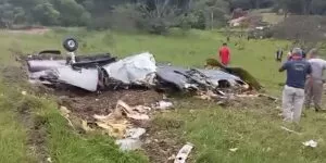 Leia mais sobre o artigo Avião cai em Minas Gerais e deixa sete mortos