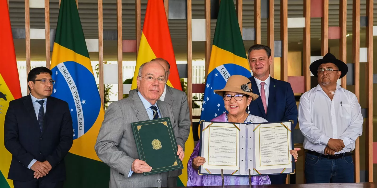 Você está visualizando atualmente Brasil e Bolívia assinam acordo para ampliar produção de fertilizantes