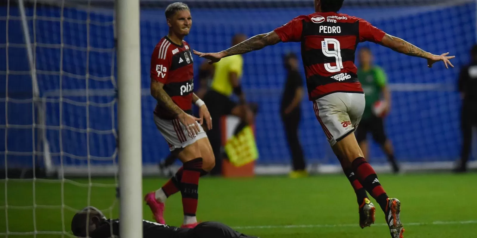 Você está visualizando atualmente Flamengo estreia com goleada no Campeonato Carioca