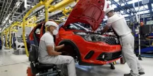 Leia mais sobre o artigo Venda de veículos cresce 12% em 2023, diz balanço da Fenabrave