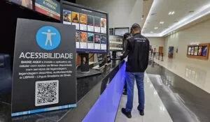 Leia mais sobre o artigo Libras, legenda e audiodescrição: saiba como ter acesso aos serviços nos cinemas