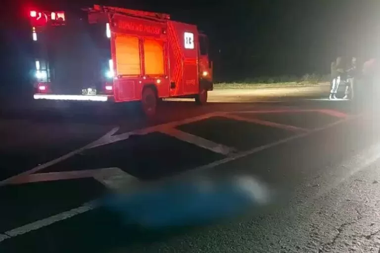 Deitado em plena BR-267 homem morre atropelado por ônibus em MS