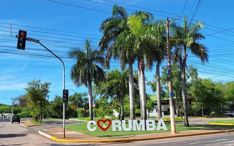 Eu amo Corumbá: Rodoviária, Buraco das Piranhas e fronteira ganham novos letreiros