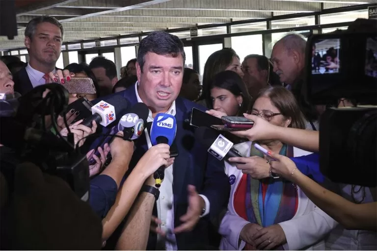 Governador rebate desconfiança de Iunes com a Casa da Mulher Brasileira