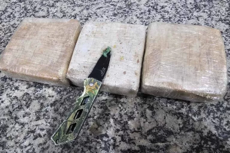 Receita Federal apreende pasta base de cocaína em saco de pipoca na fronteira com a Bolívia